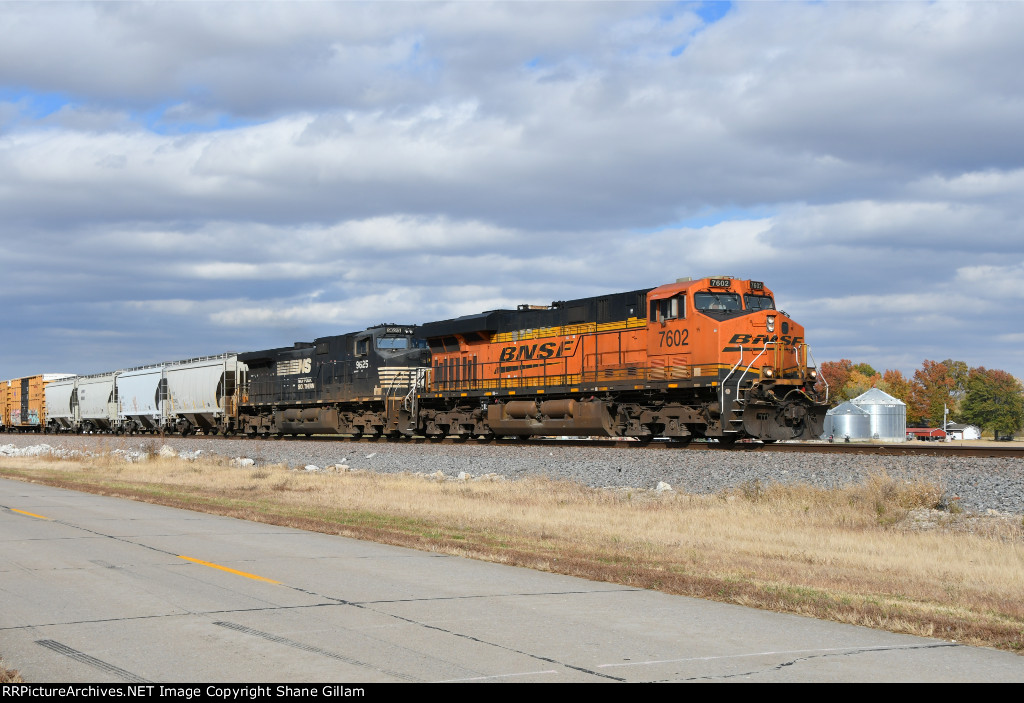 BNSF 7602